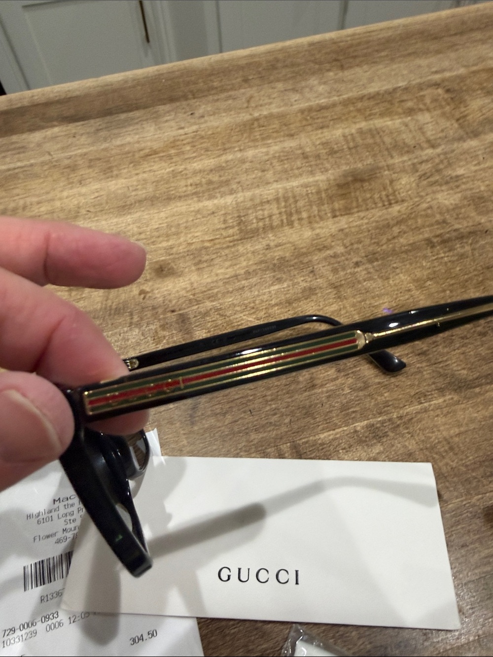 Gucci Black Sunglasses with Purple Branded Pouch and signature stripe sides - Picture 5 of 5